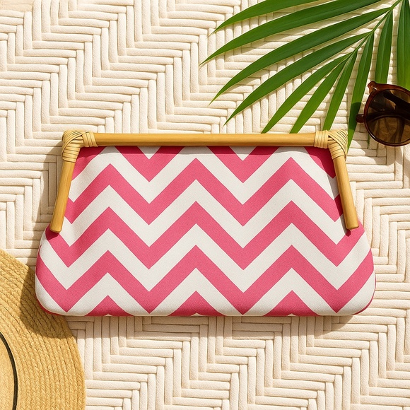 NEW DONNA DIXON Chevron Clutch Bamboo Handle Magnetic Closure Pink White NWOT - Picture 1 of 12